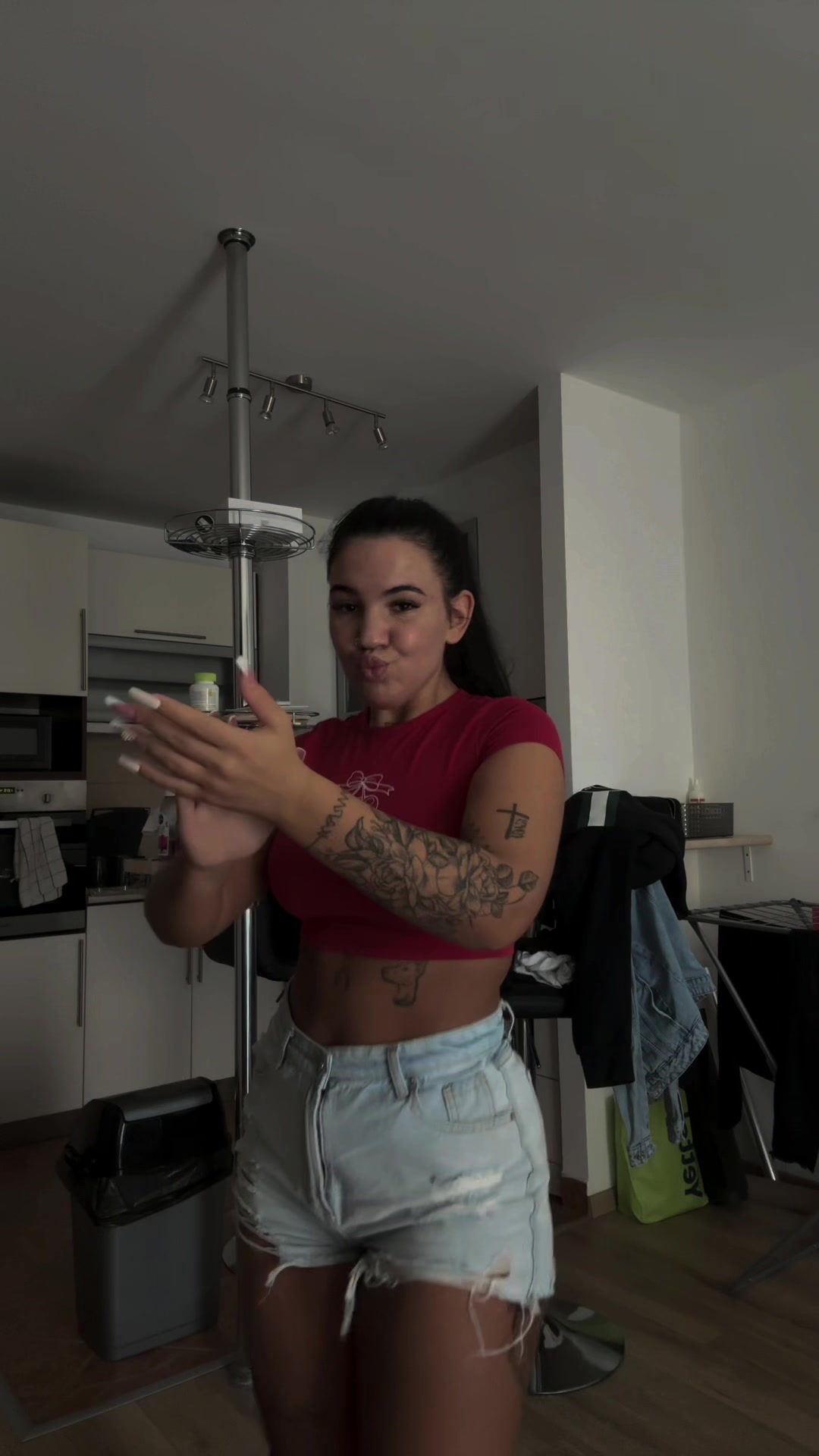 @𝐃.