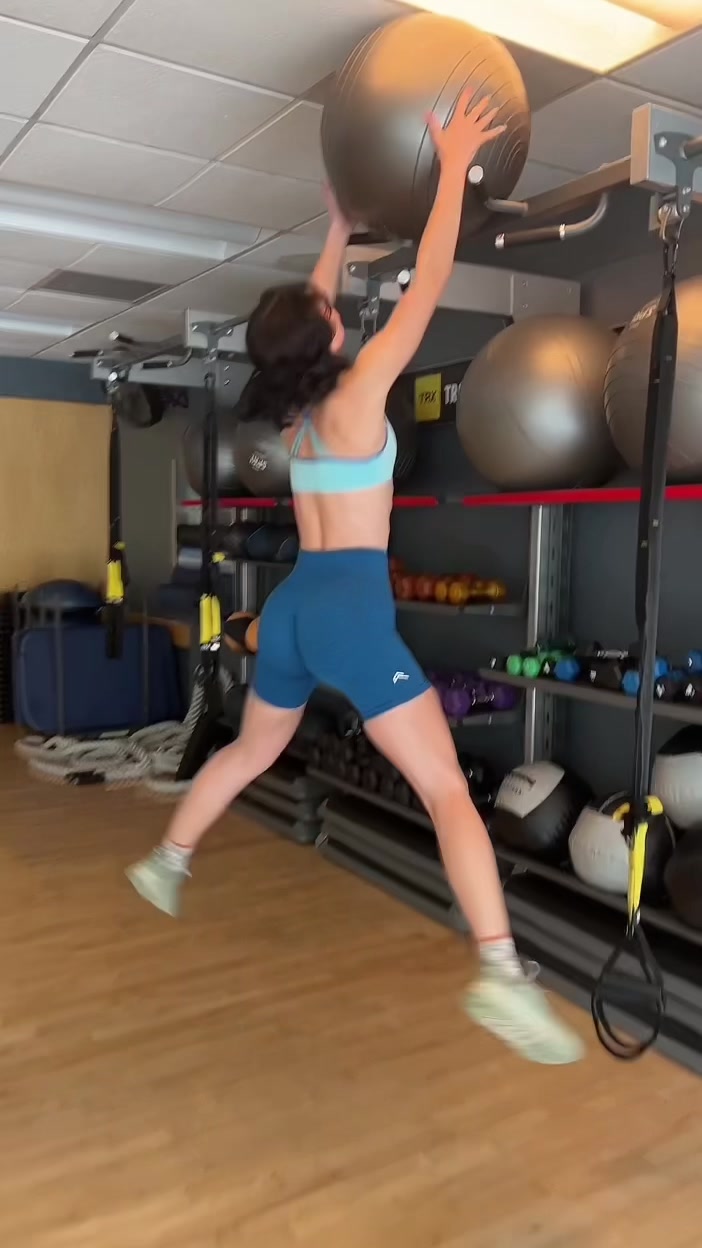 Victoria (@adventureswvic_) - Urlebird