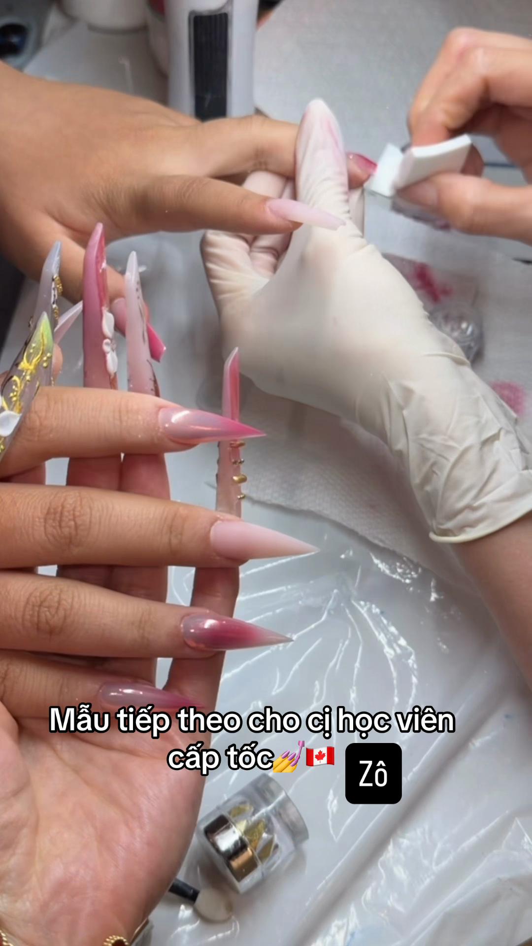@KimmieNails🇻🇳&hearts;️🇨🇦Tấu H&agrave;i😜