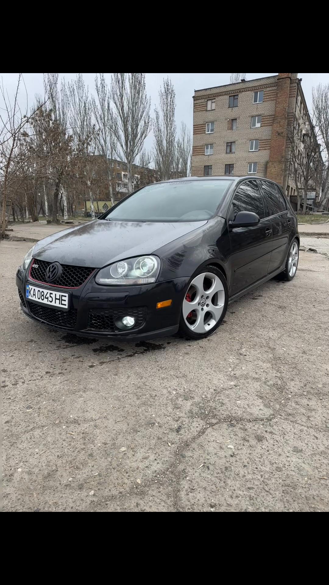 @Серенький
