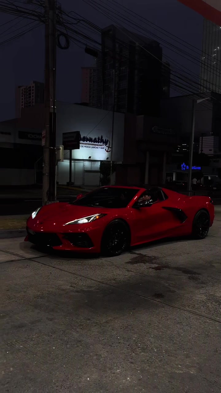@Red Camaro👺
