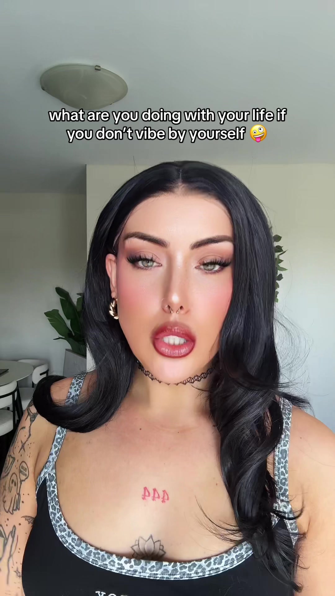 @LEASHBIAN 😈