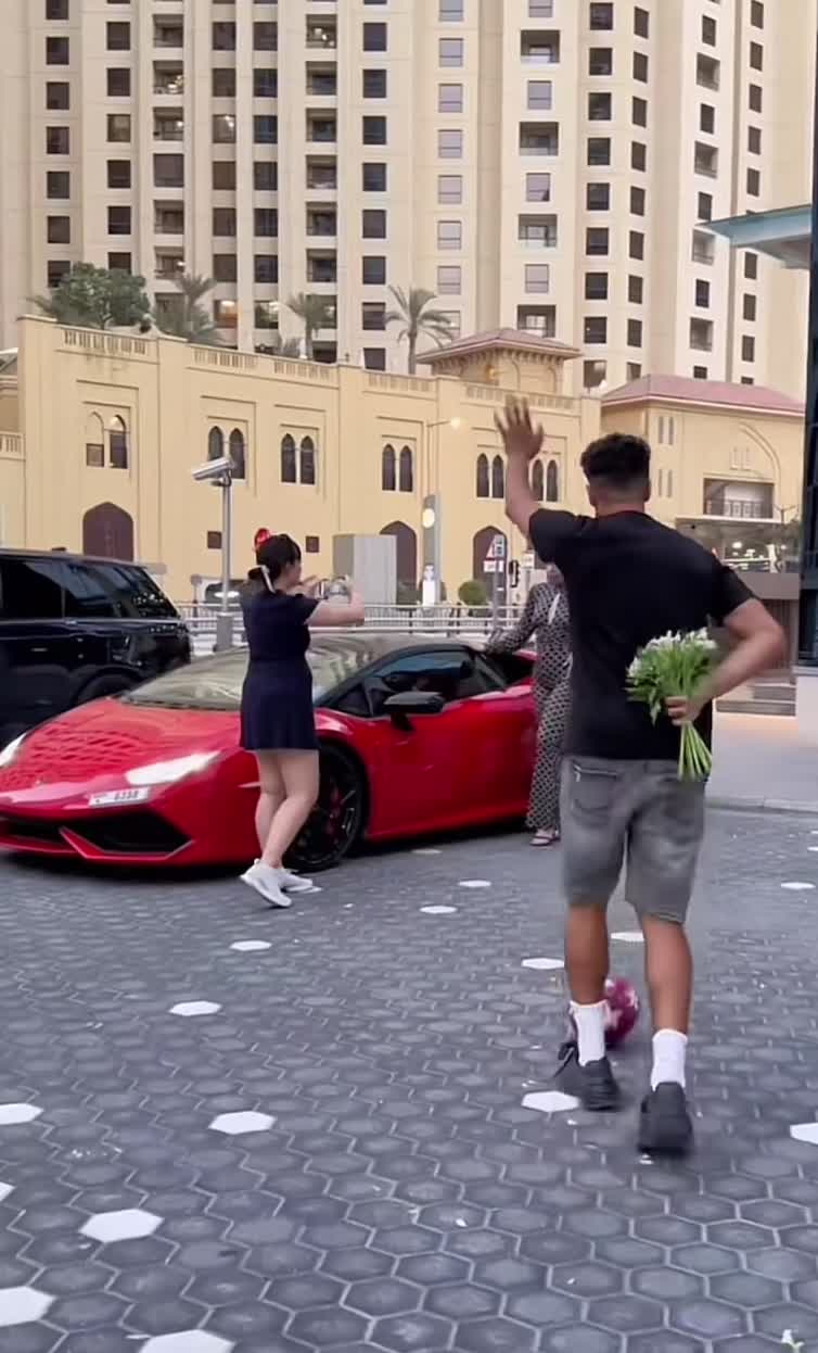 @AlexCars