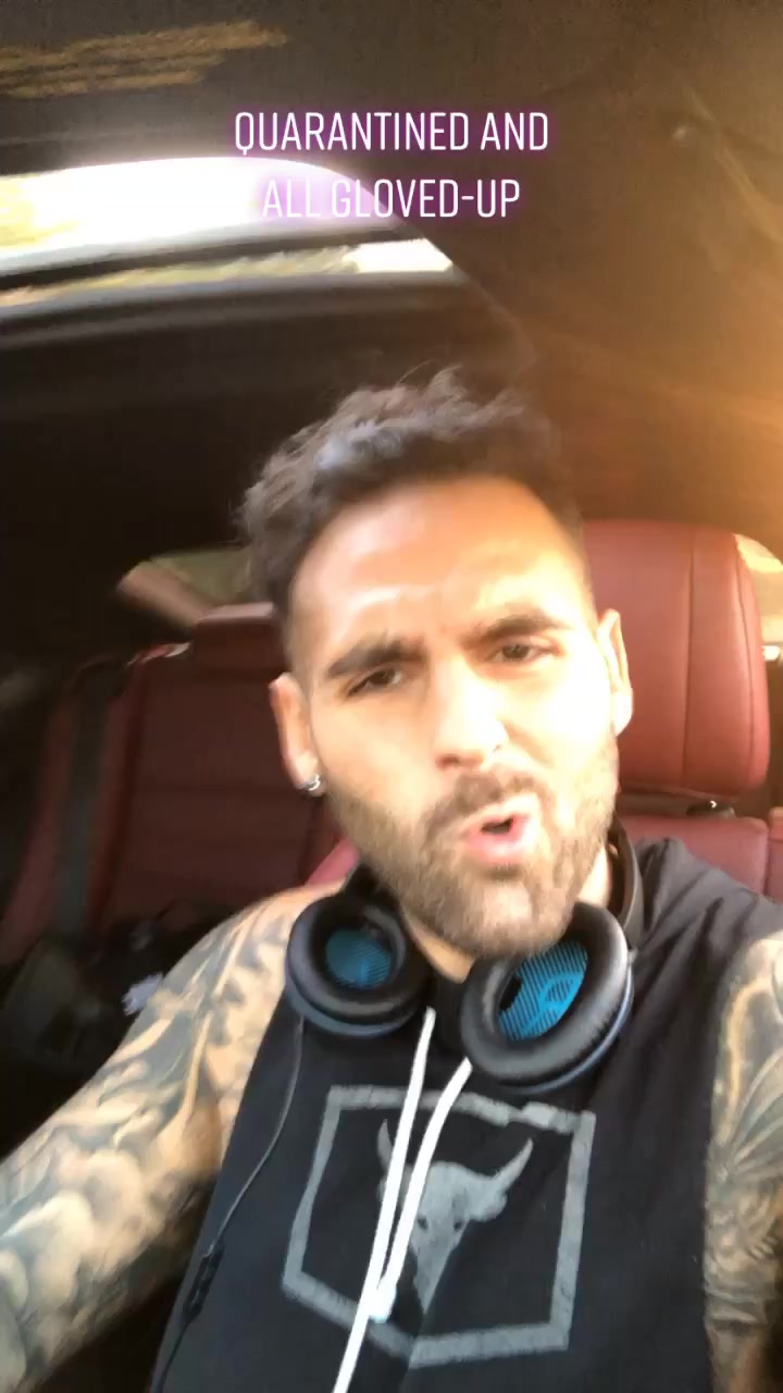 @nicky_bondz