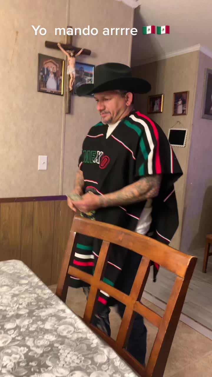 @Pablo Anguiano275