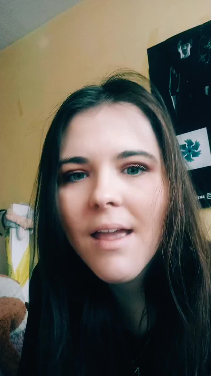 @Ellienka