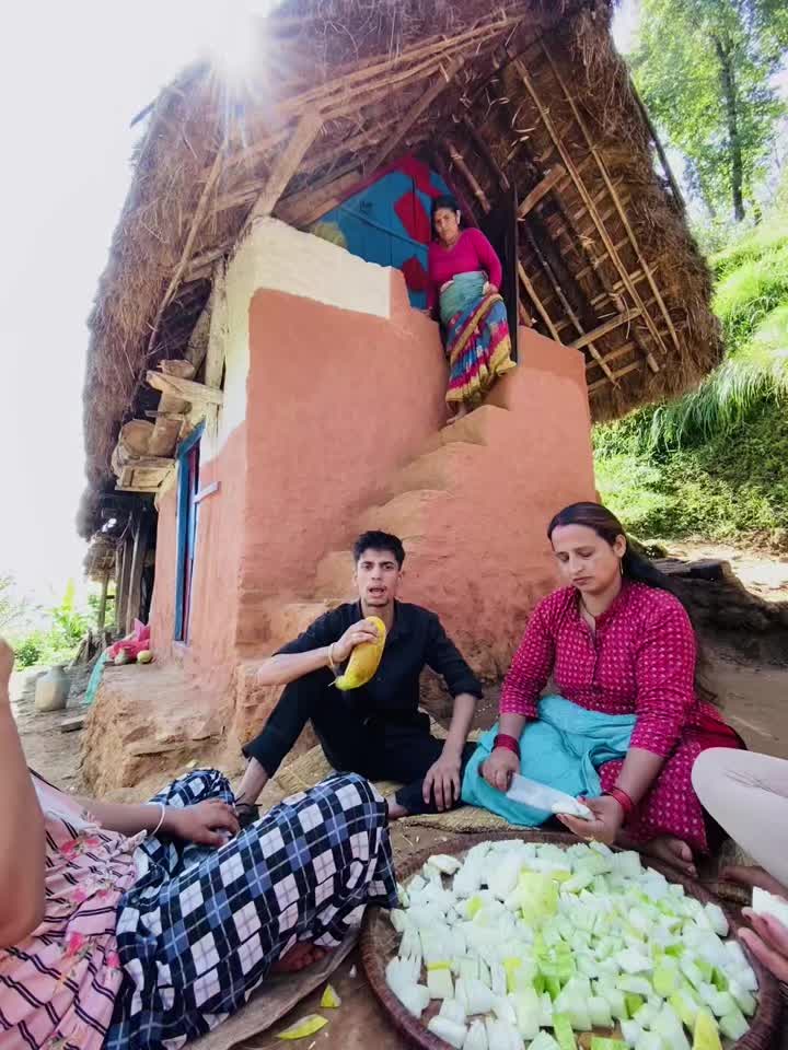 @राधा खरेल ❤️