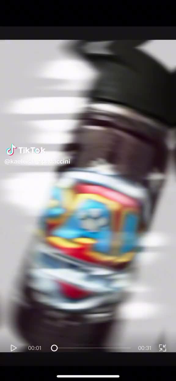 @ugo_mileycyrusishot2