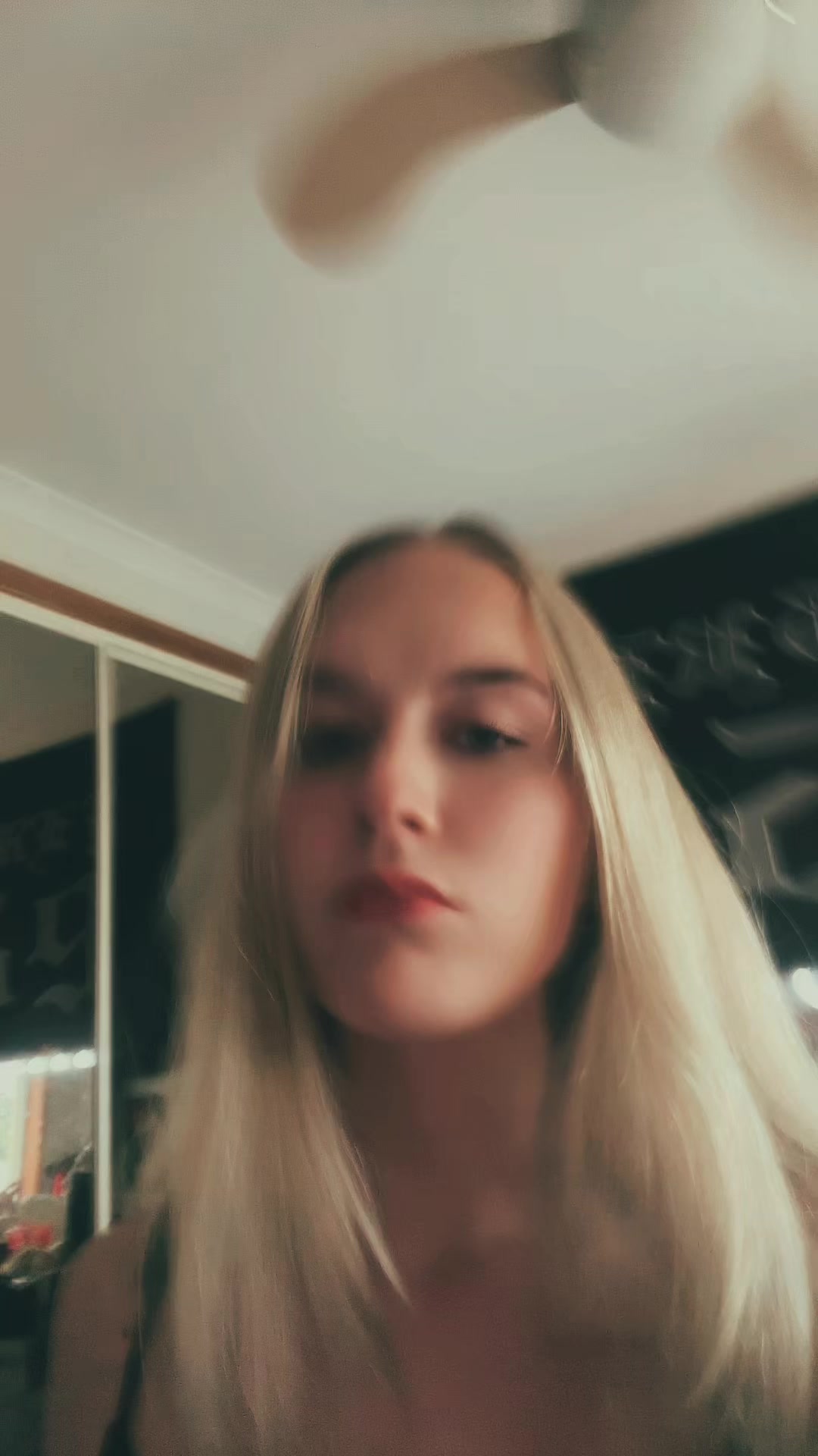 @unironicallyblonde
