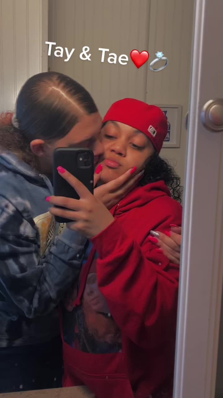@Engaged 💍🏳️&zwj;🌈❤️Tay Fianc&eacute;💕