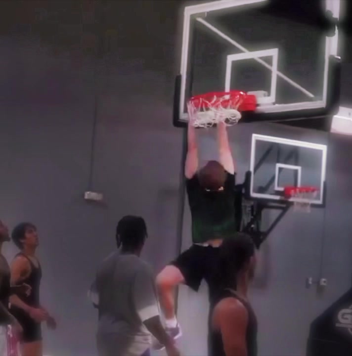 @realcalmhoops