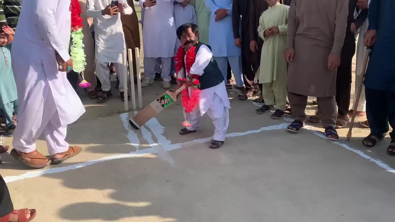 @ملک صاحب 🤣