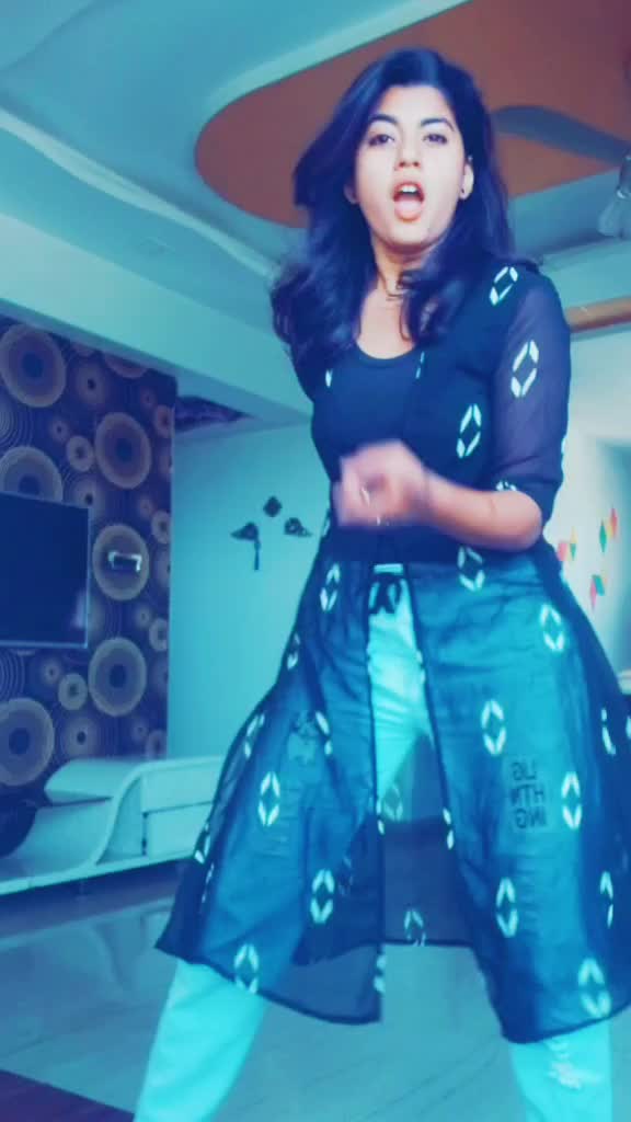 @Harshita Tarwariya❤