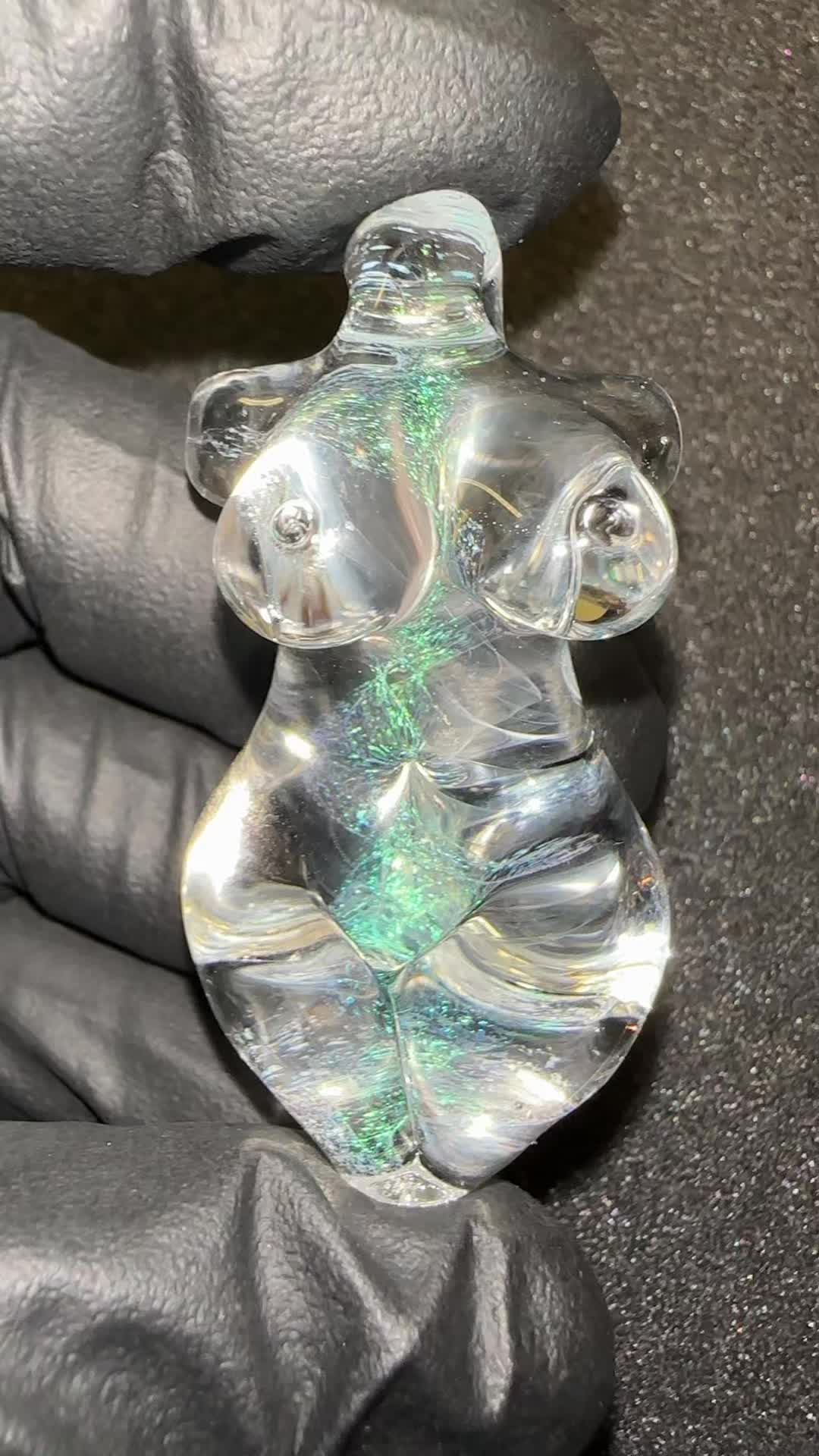 @Instagram @glass_goddess_