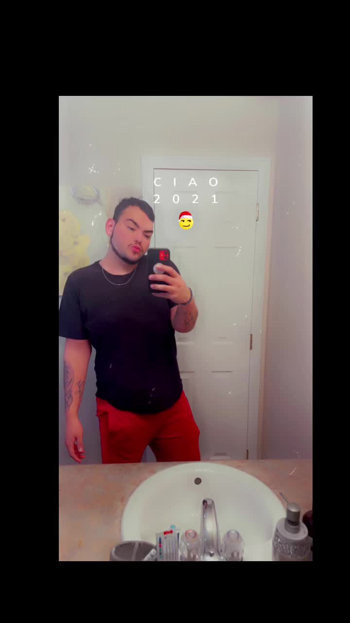 @Derrick Gallegos275
