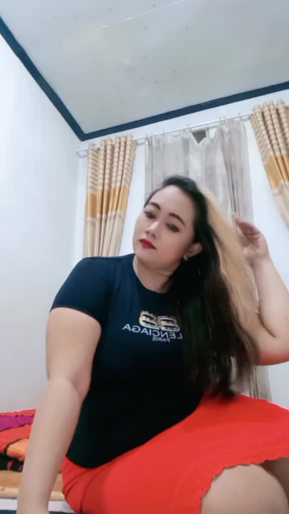 @Moms Ramarizi/Nenklucia