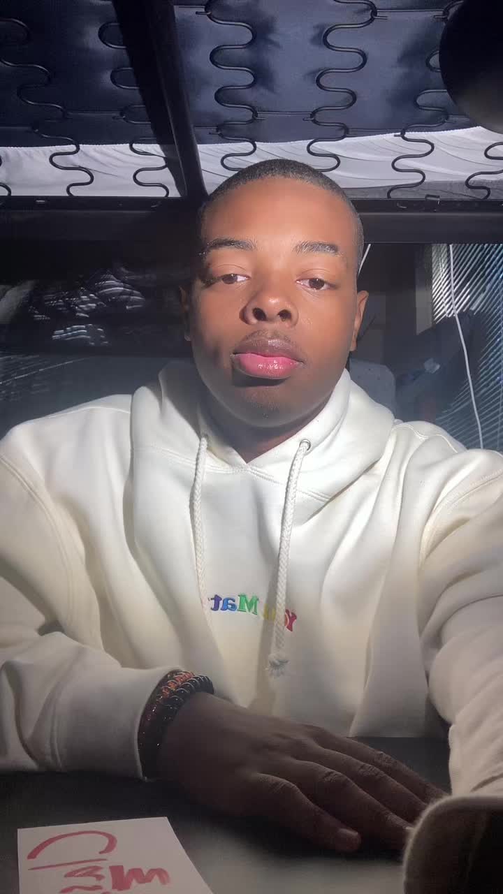 @Prettyboitt💕