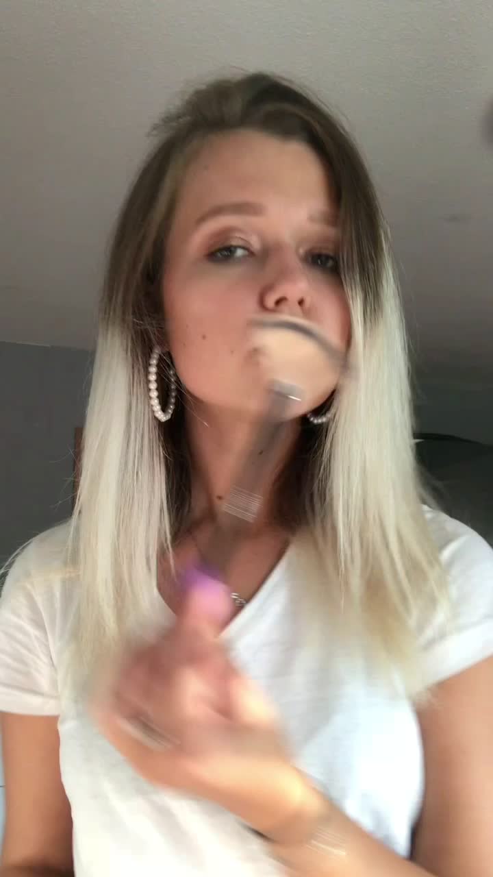@Ella