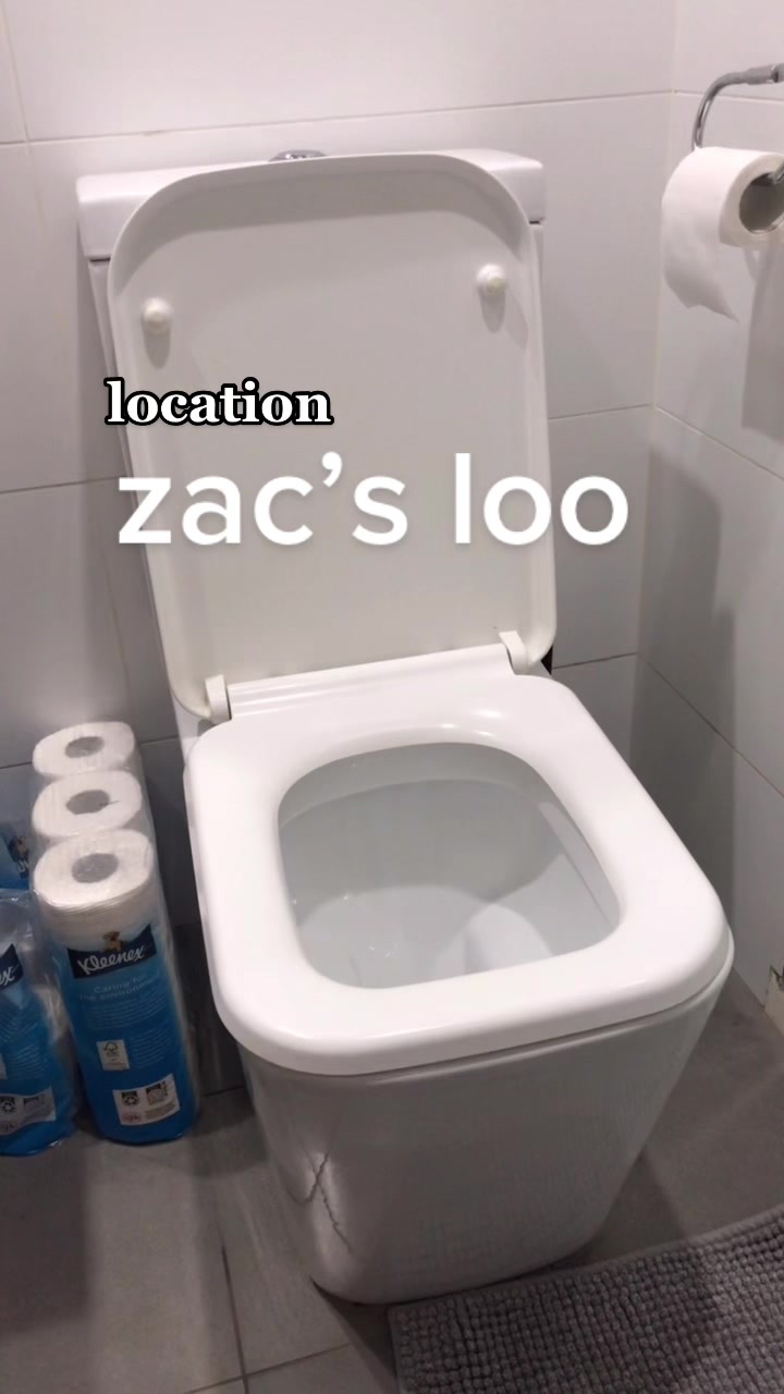 @zac&rsquo;s loo revoo
