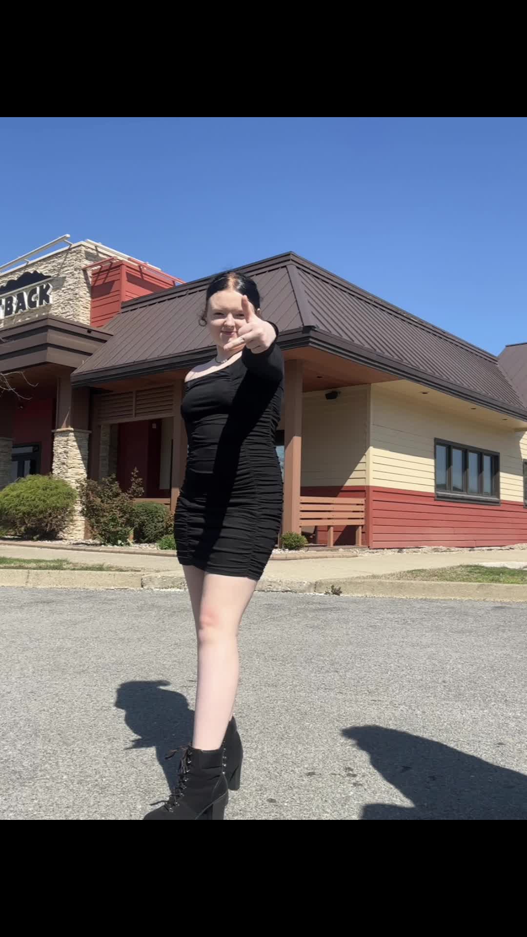 @Izzie 🏳️🌈🖤