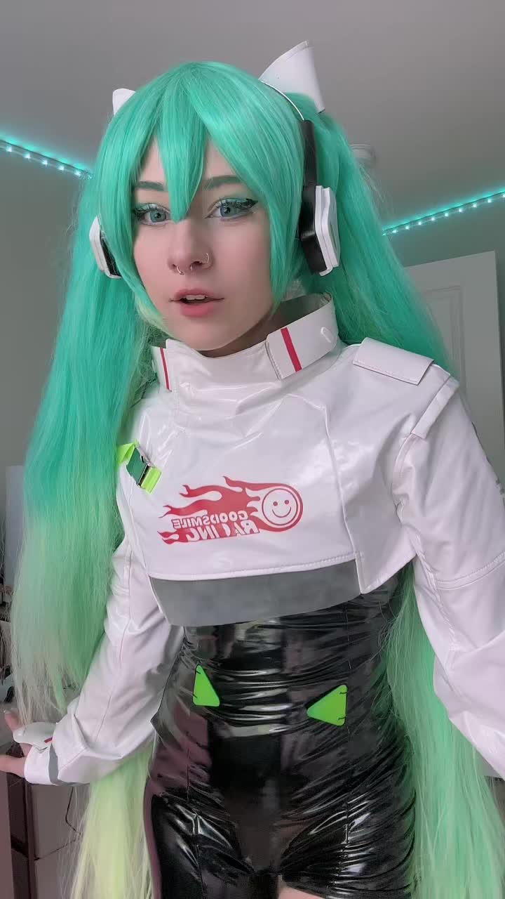 @izzy.cosplayy
