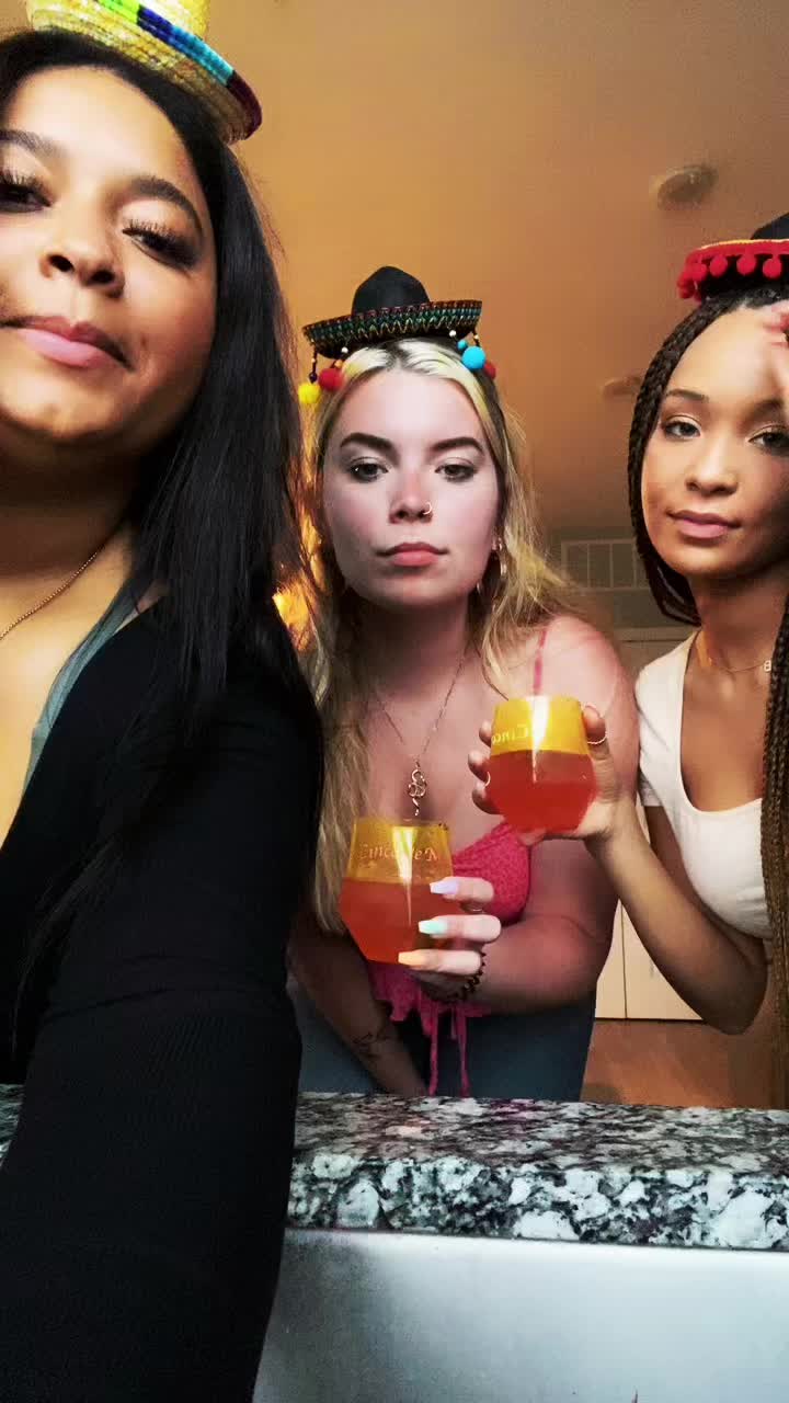 @nialuren_