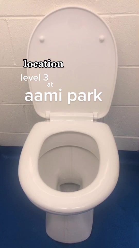 @zac&rsquo;s loo revoo