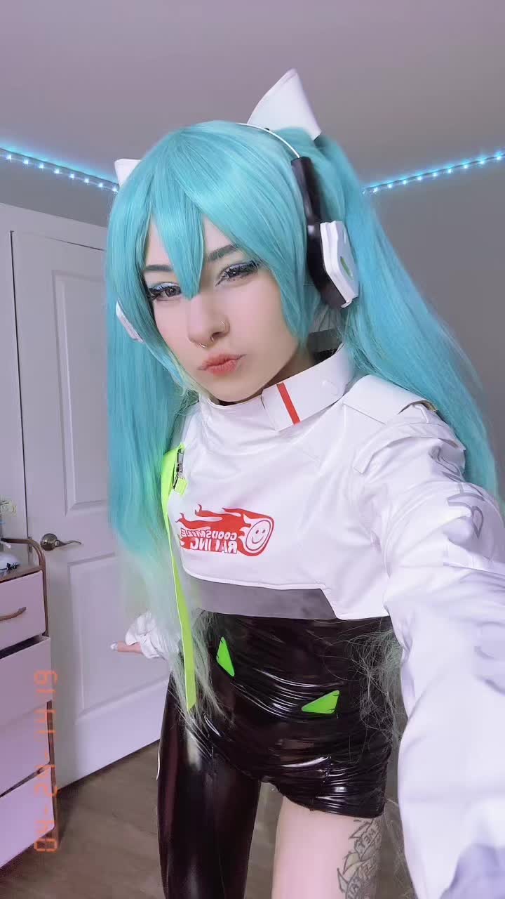 @izzy.cosplayy