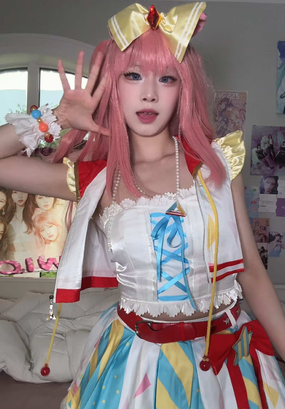 @demi