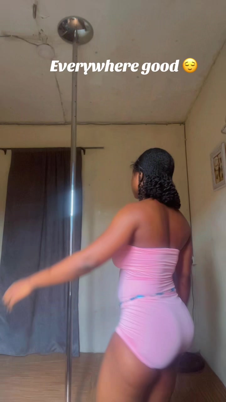 @Briana ~ Pole dancer