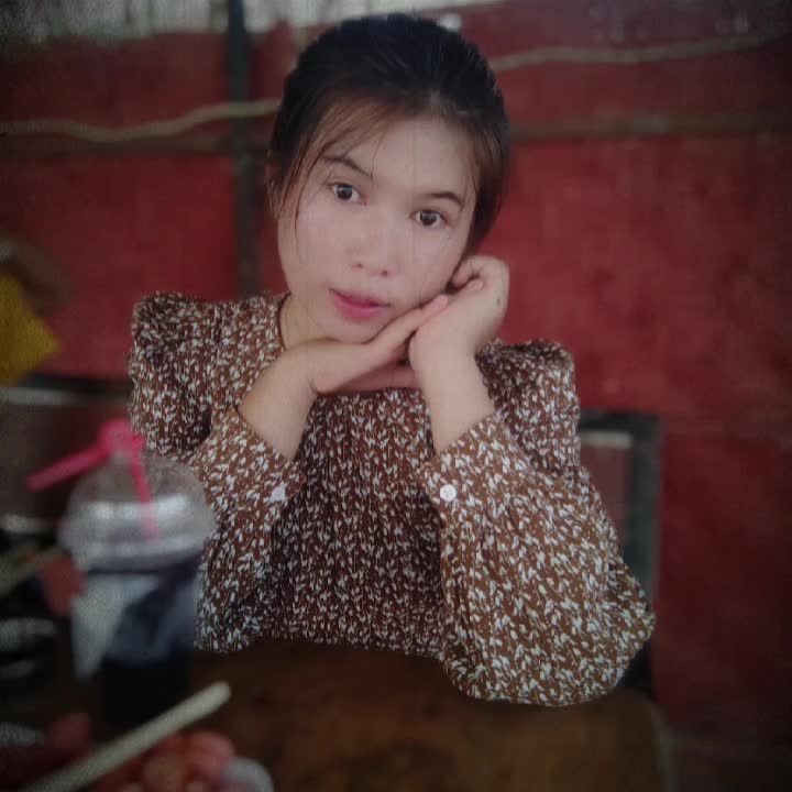 @ဖြူလုံးလေး😒🐷🐷