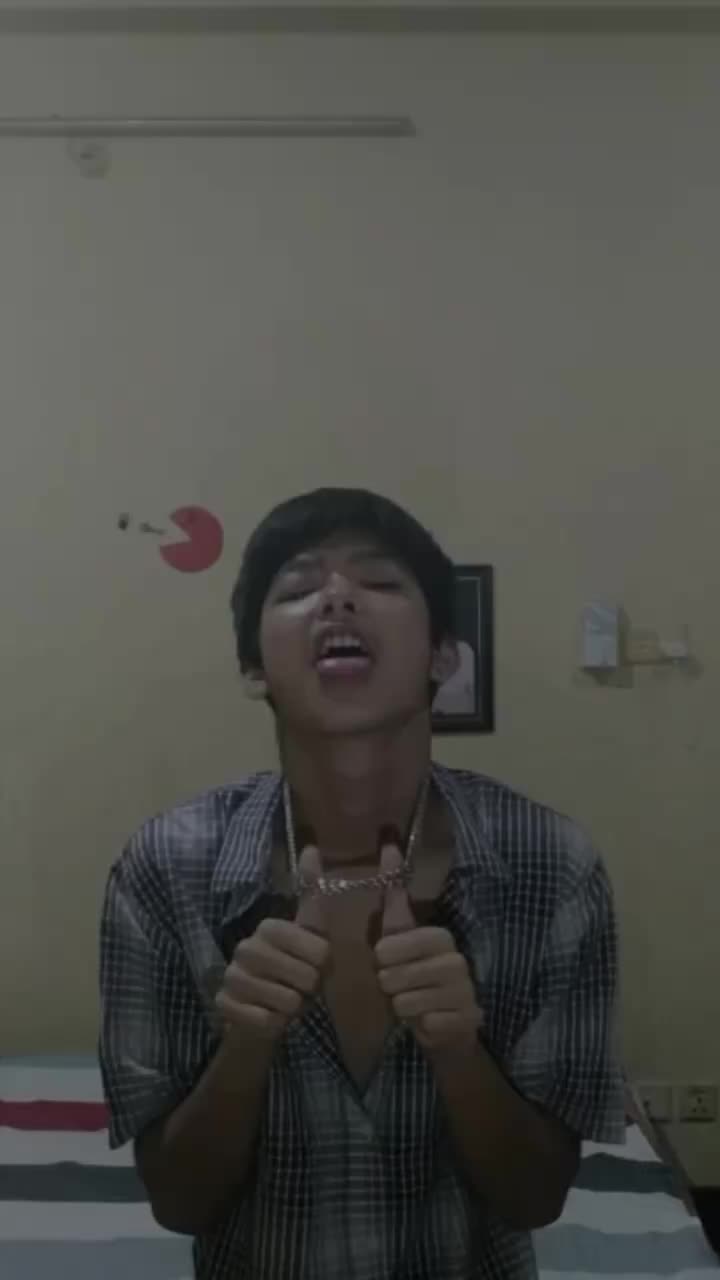 @Ayush__Đøn