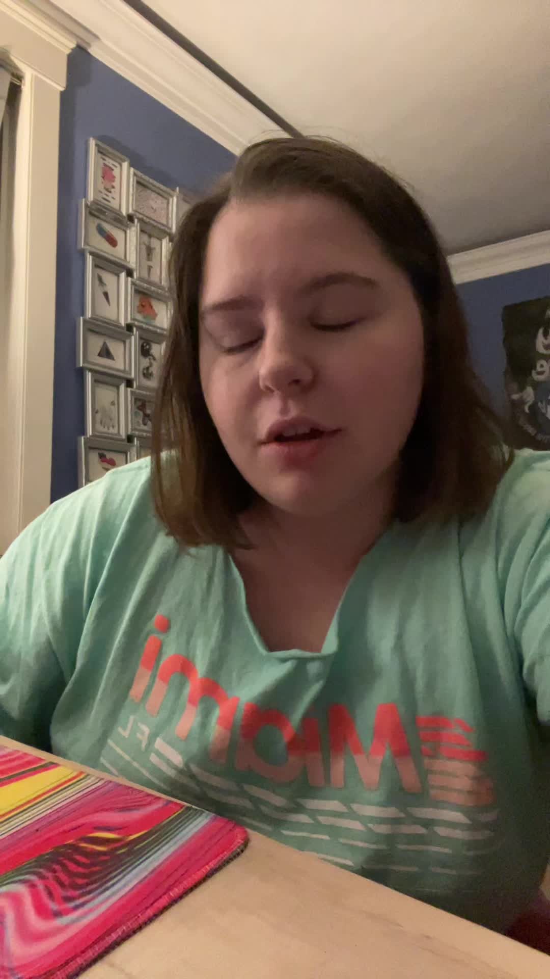 @HellaBella
