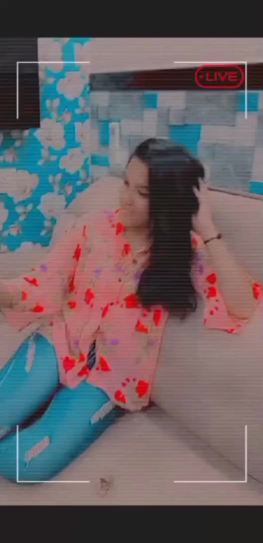 @janhvi 🥰