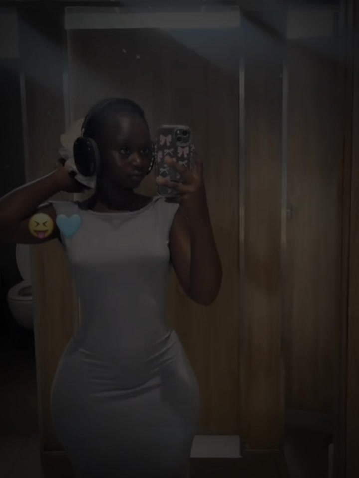 @Ci lia🧸🥰