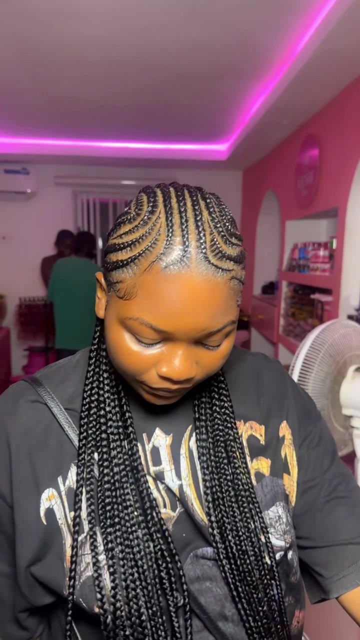 @Nikki P Braider In Warri ๐