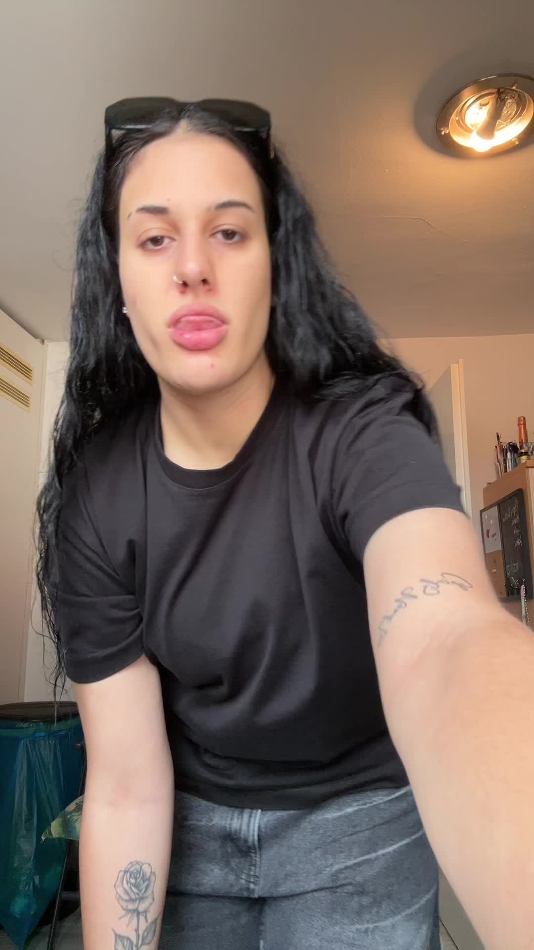 @️
