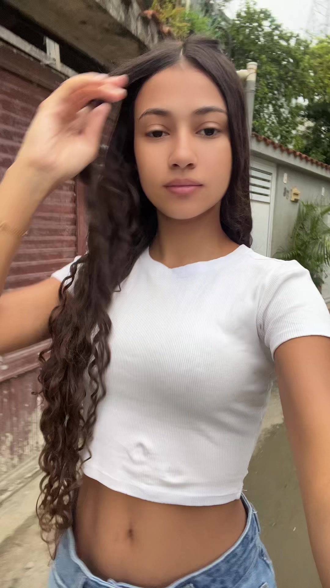 @ana lara