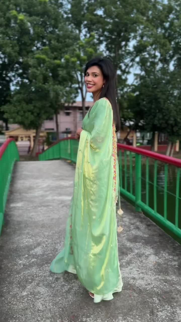@👩🎓⚖️Arshi +(আরু)⚖️🎓