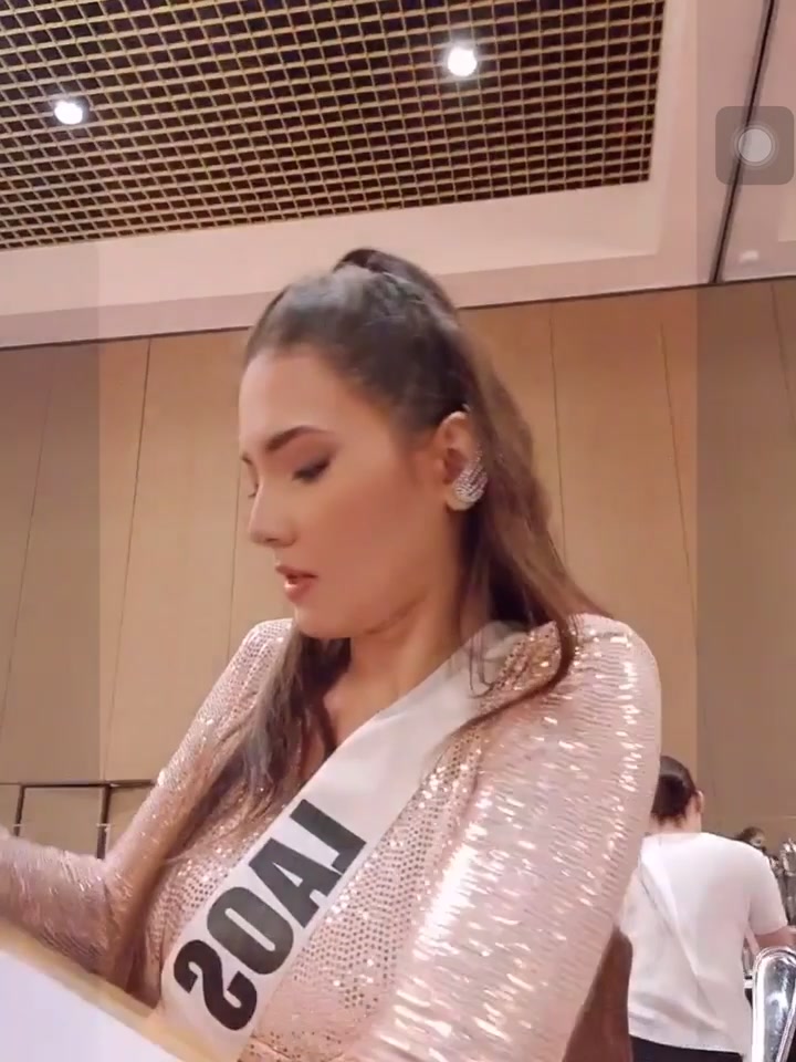 @LaosBeautyQueen