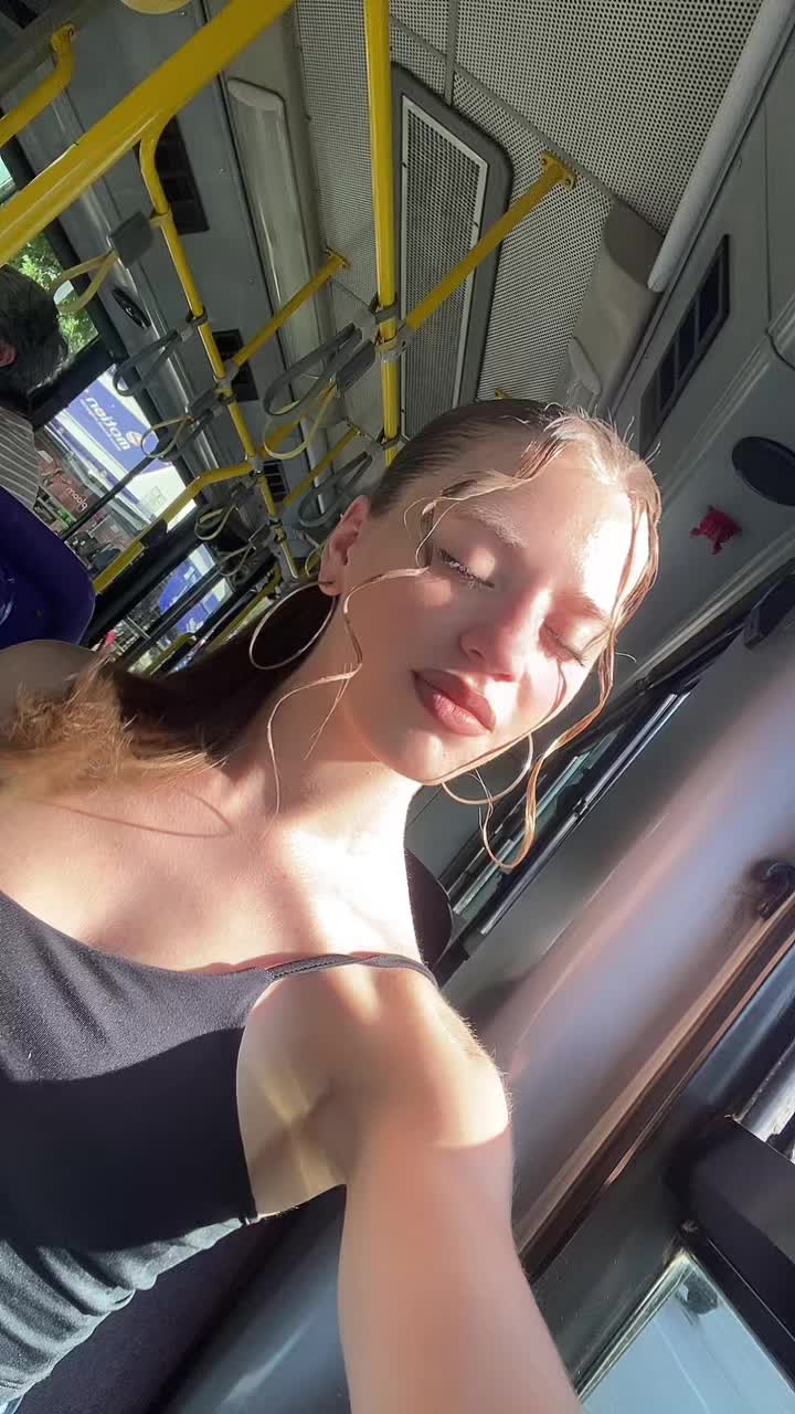 @👸🏼