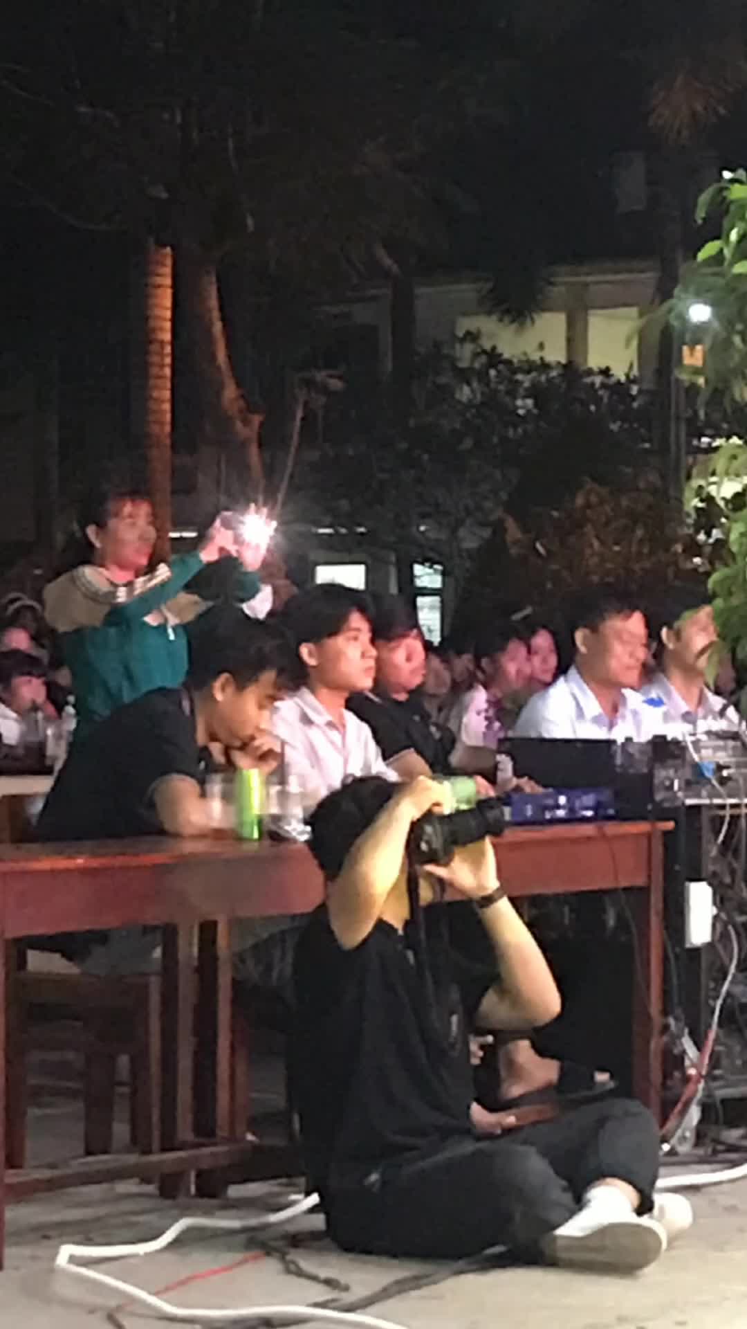 @Anh nh&aacute;y ảnh nhiệt quyết