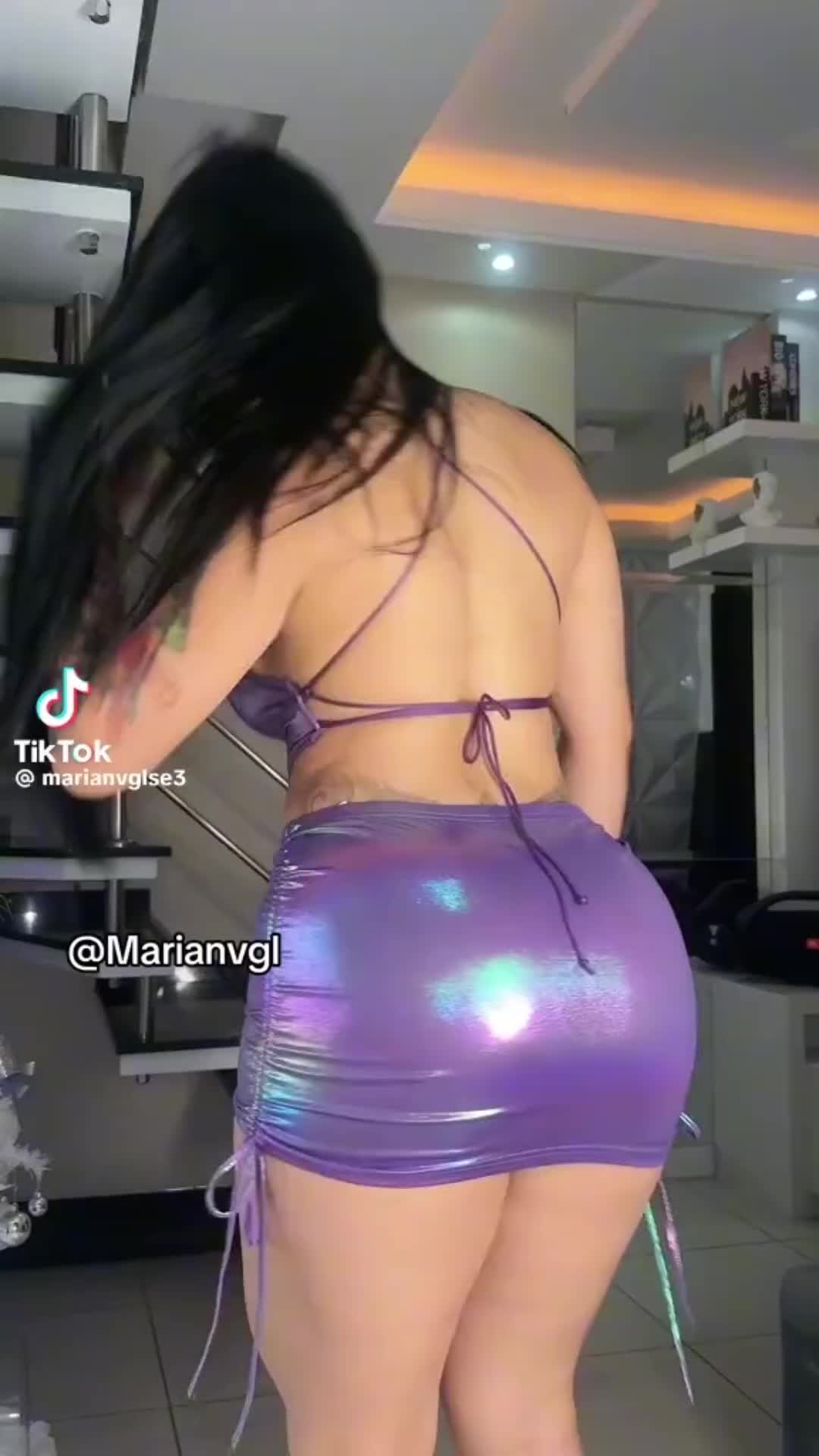 @Mariangl1