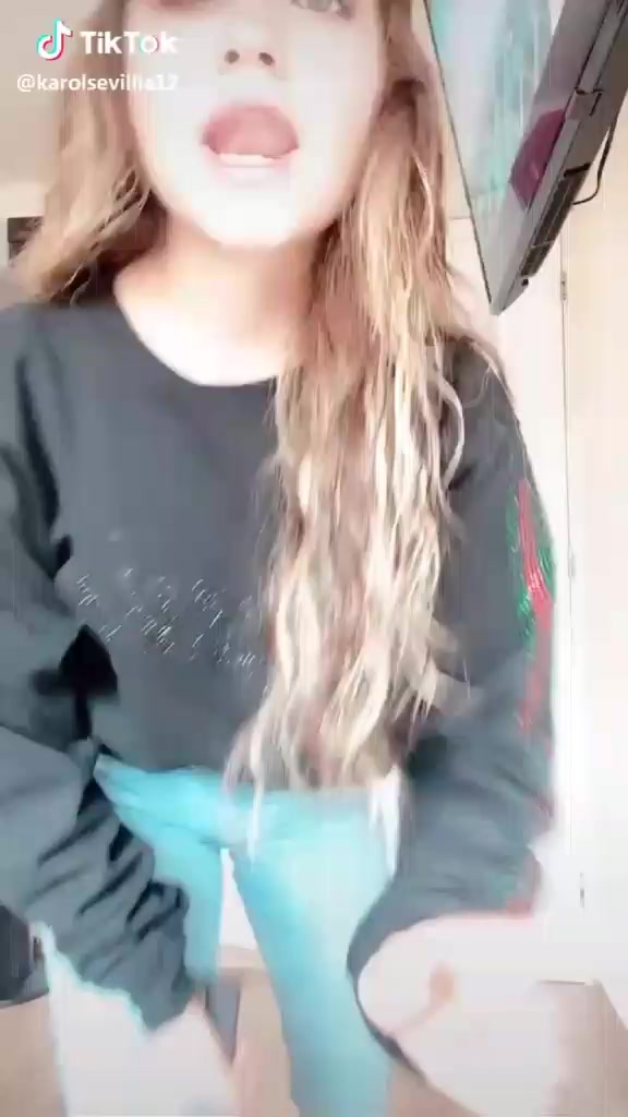 @karol sevilla 👄👄👄