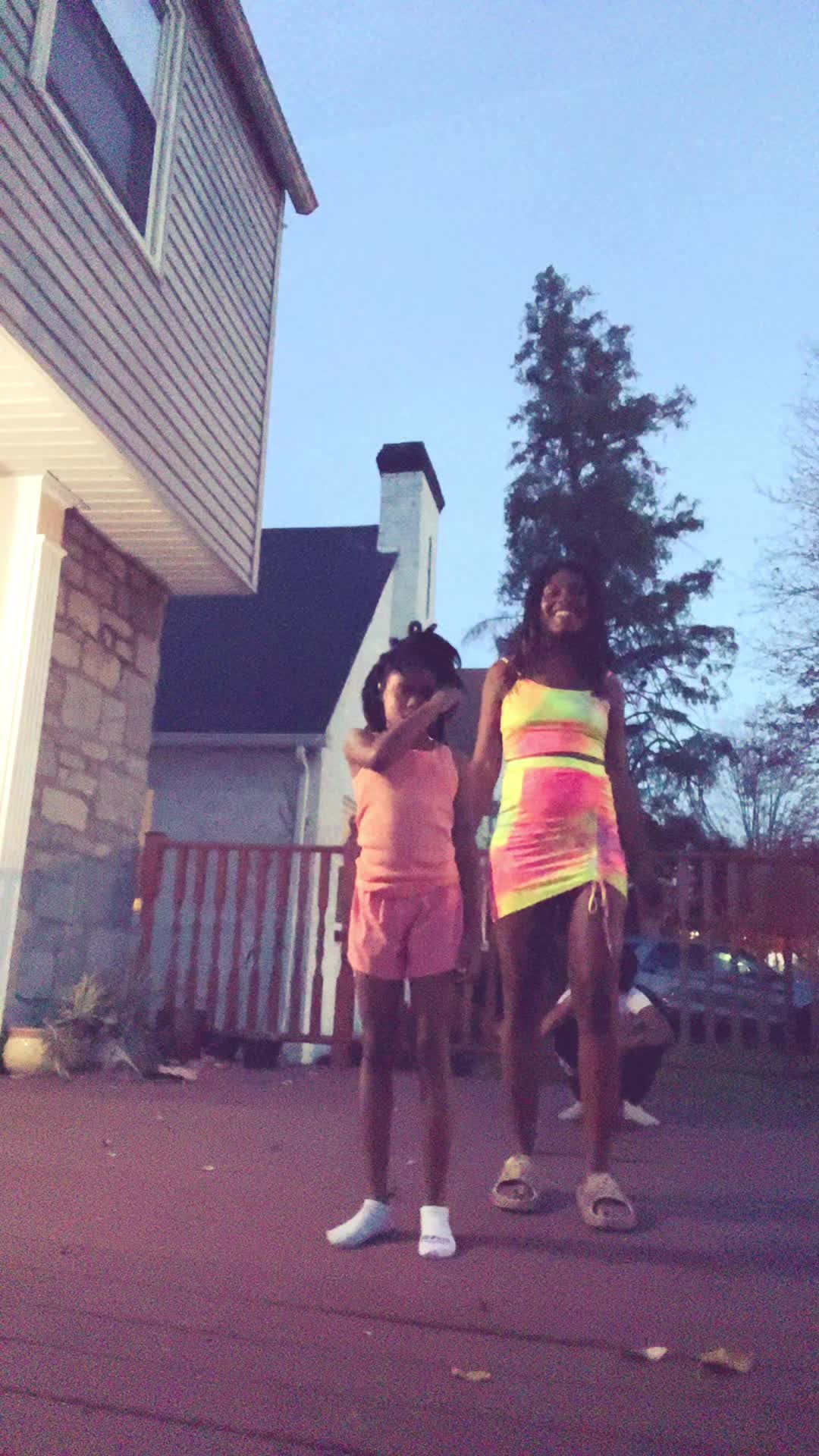 @Dreamm_Arella