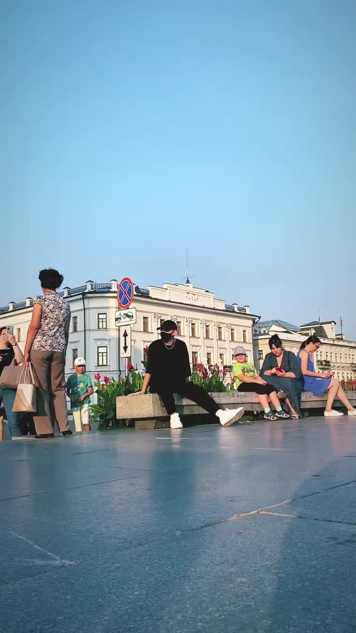 @Shufflone