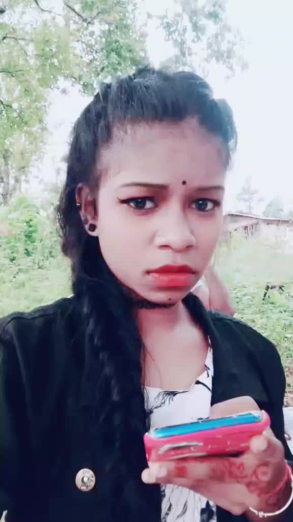 @alone.....queen....?