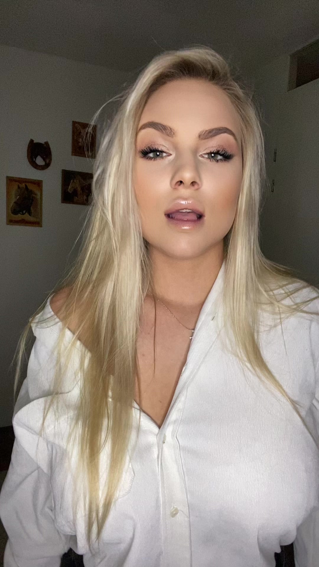 @Andzelaaa