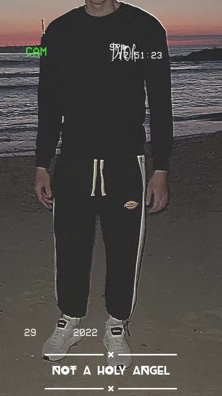 @NOT_A_HOLY_ANGEL