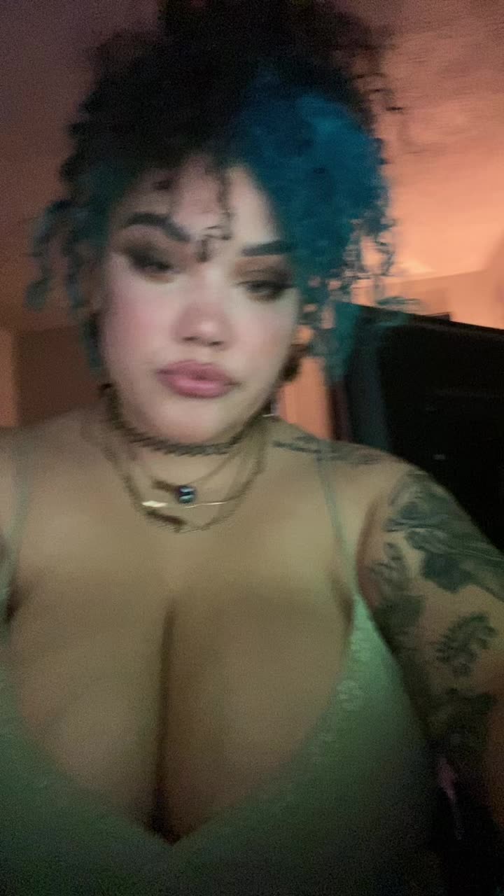 @mikaelaaaaa